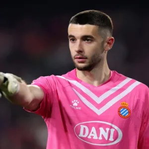 Barca đang hối hận vì không chiêu mộ Estevao (Barca bỏ lỡ Estevao thế nào)